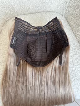 Semipeluca de cabello natural U Part gris claro recto