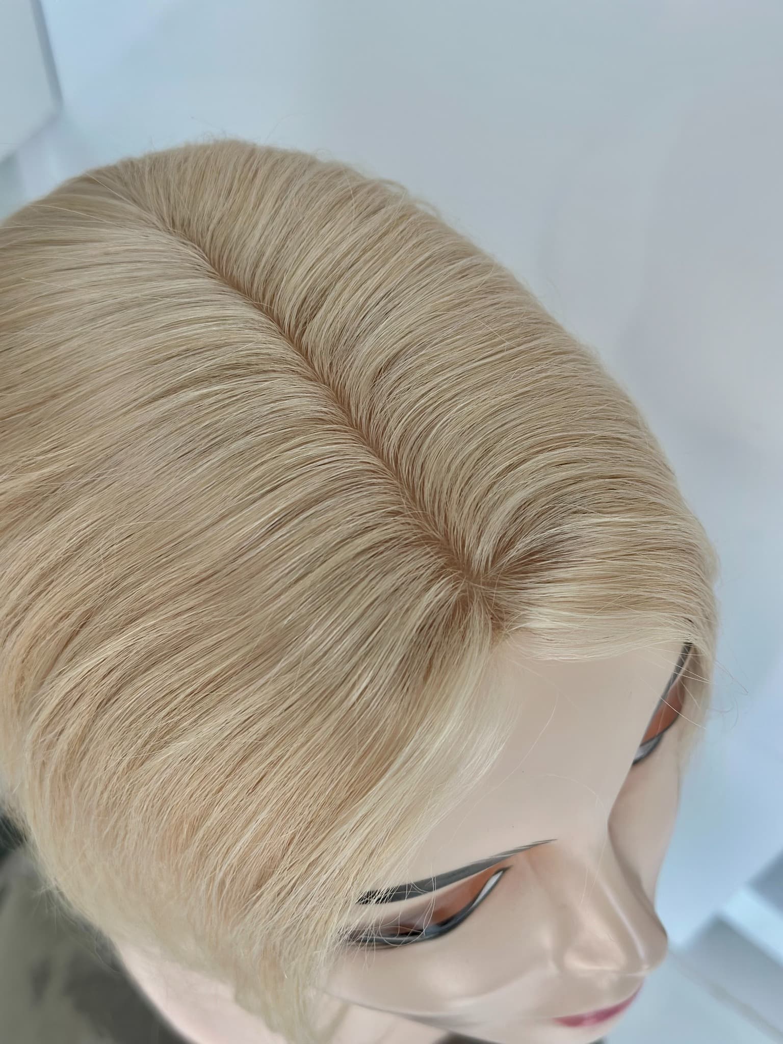 Perruque partielle blond lumineux