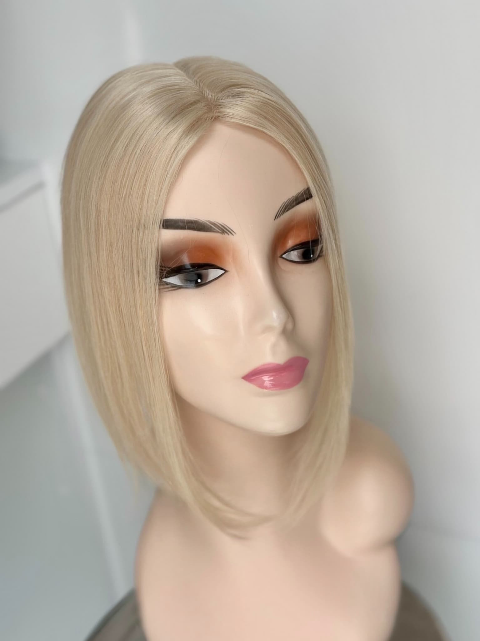 Perruque partielle blond lumineux