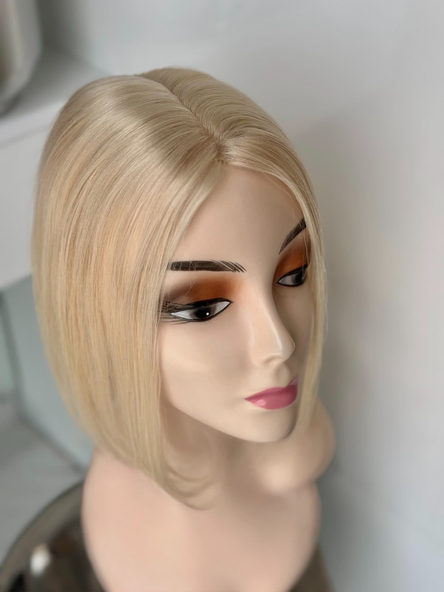 Perruque partielle blond lumineux