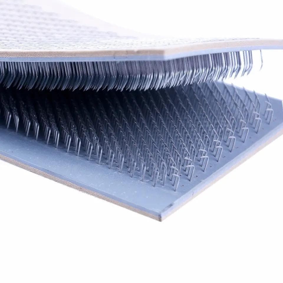 Card cu piepteni pentru extensiile de par