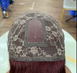 Parrucca Mia in capelli naturali – Castano viola Parrucca Mia in capelli naturali – Castano viola