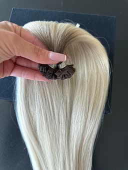 Extensii MICRO KERATINA Russian Hair Ombre #8/Silver Extensii MICRO KERATINA Russian Hair Ombre #8/Silver