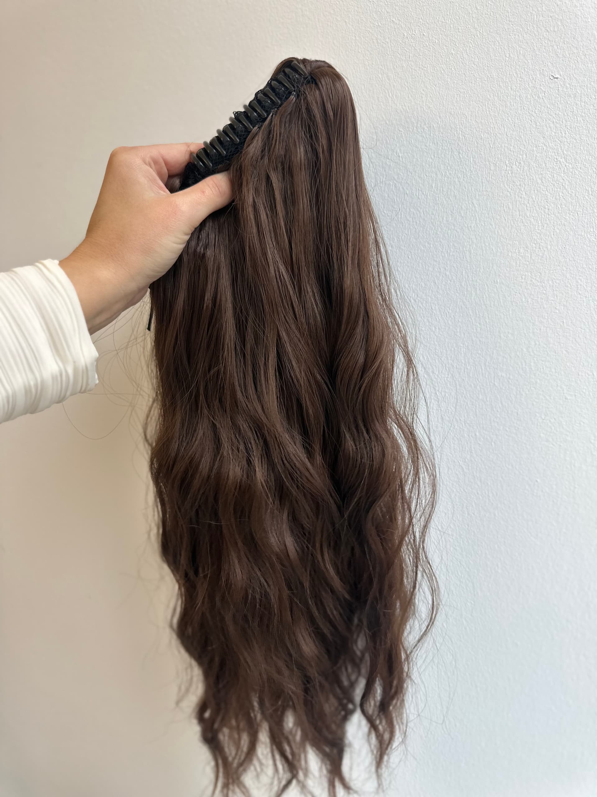 Coada de Par cu Cleste Ondulata Saten Natural Deschis, 70 cm Coada de Par cu Cleste Ondulata Saten Natural Deschis, 70 cm