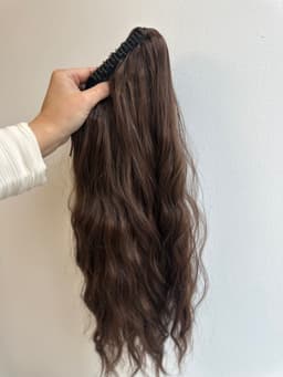 Coada de Par cu Cleste Ondulata Saten Natural Deschis, 70 cm Coada de Par cu Cleste Ondulata Saten Natural Deschis, 70 cm