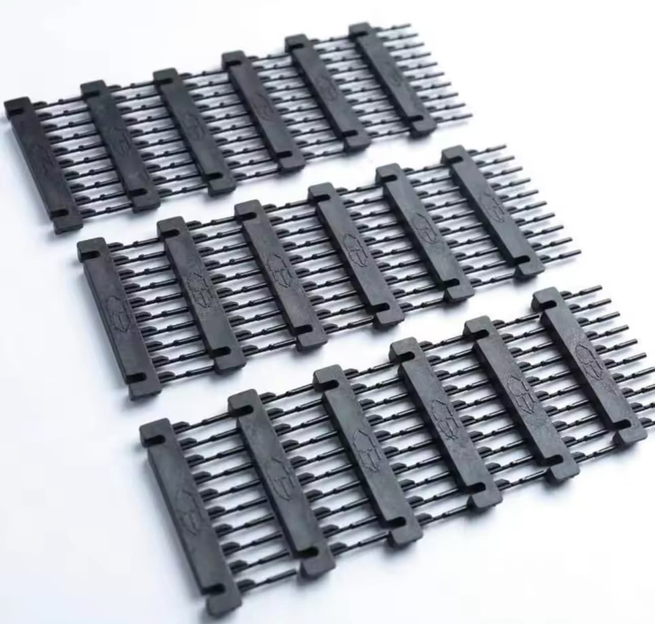 Set de 40 de ustensile necesare pentru aplicarea extensiilor 6D Set de 40 de ustensile necesare pentru aplicarea extensiilor 6D